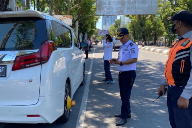Tolak Mobil Digembok, Sales Kendaraan di Makassar Bersitegang dengan Dishub