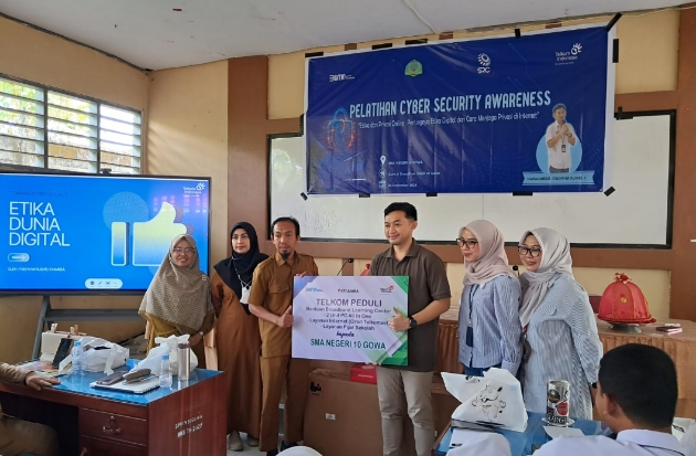 Antusiasme Guru & Siswa SMAN 10 Gowa Ikuti Pelatihan Keamanan Siber dari Telkom Regional 5