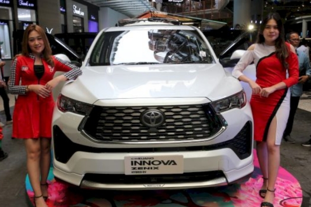 Mengenal Kijang Innova Zenix Hybrid: MPV Irit dan Ramah Lingkungan