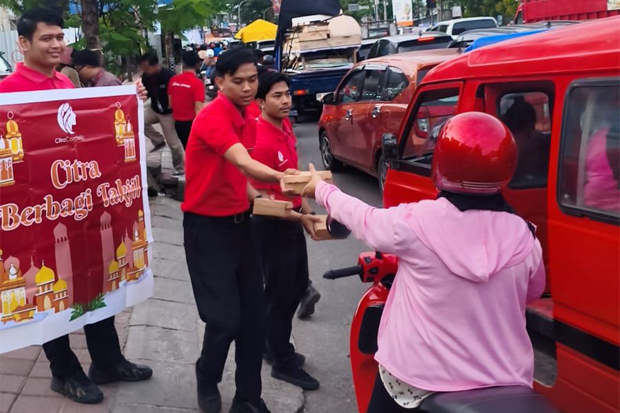 CitraCosmetic Salurkan Ribuan Takjil Selama Ramadan, Tutup dengan Berbagi Bersama Anak Yatim