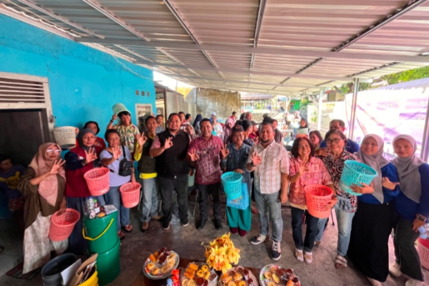 Program Bank Sampah FIFGROUP Dorong Warga Makassar Kelola Sampah Lebih Produktif