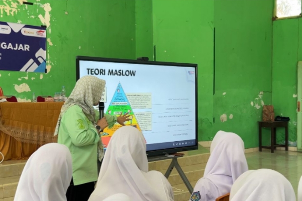 FIFGROUP Bekali Siswa SMKN 7 Makassar Literasi Keuangan