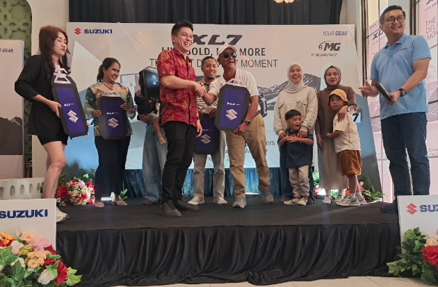 Suzuki Dekatkan Diri dengan Konsumen Lewat Penyerahan XL7 Terbaru di Makassar