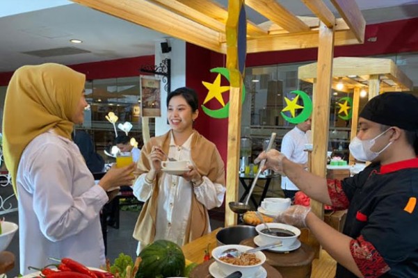 Swiss-Belinn Panakkukang Makassar Sajikan Menu Khas Lokal untuk Buka Puasa