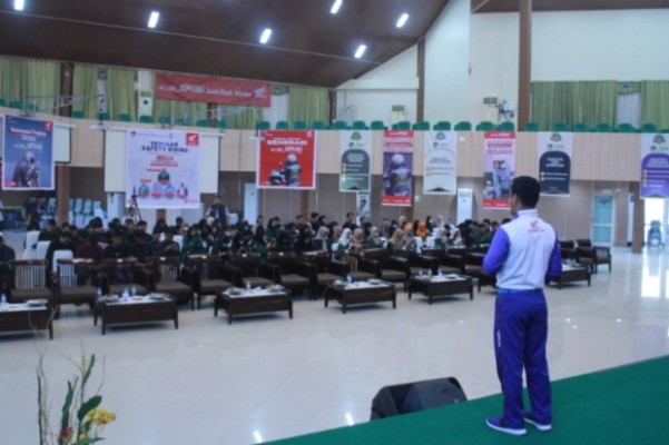 Asmo Sulsel Seminar Safety Riding bersama Jasa Raharja di UMI