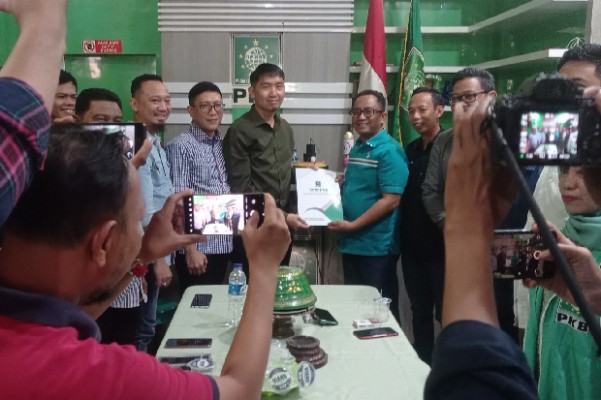 Ambil Formulir, PKB Pikir-pikir Andi Sudirman yang Sudah Berpaket dengan Fatmawati