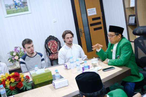 Implementasi Kerjasama, UMI Terima Mahasiswa Perancis Internship Internasional
