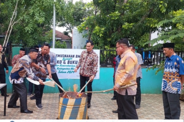 Kemenag Maros Musnahkan 3.257 Dokumen Pernikahan