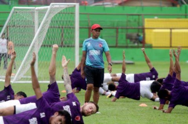Kecelakaan, Legenda PSM Makassar Syamsuddin Batola Meninggal Dunia