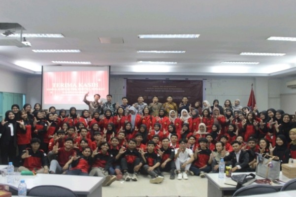 Final Ko-Kurikuler Debat Hukum dan Konstitusi Jadi Wadah Asah Keterampilan Insan Yuris