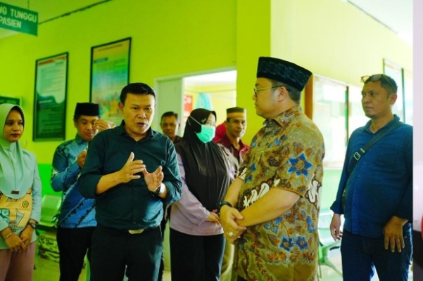 Darmawangsyah Pastikan Layanan Maksimal Puskesmas dan Kantor Lurah Tamaona