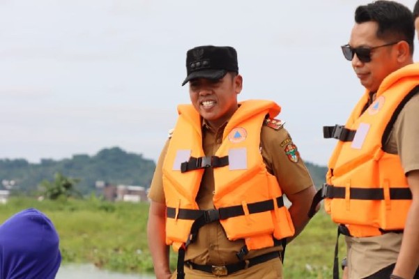 Jaga Ekosistem Danau Tempe, Pemkab Wajo Tebar 80 Ribu Benih Ikan