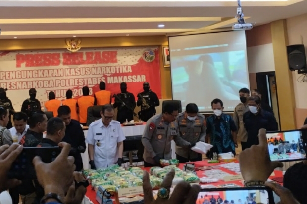 Polisi Gagalkan Peredaran Narkoba Jenis Sabu 43,6 Kg di Makassar