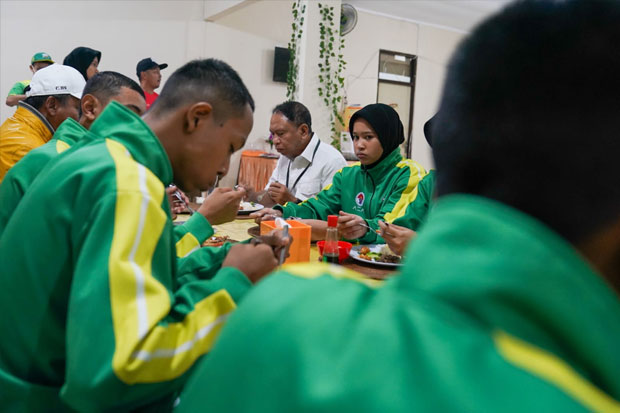 Menpora Amali Beri Motovasi Atlet DBON di Surabaya
