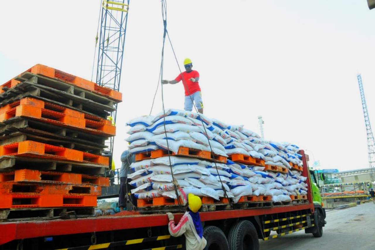 Pupuk Indonesia Siapkan 310.882 Ton Pupuk Bersubsidi untuk Indonesia Timur