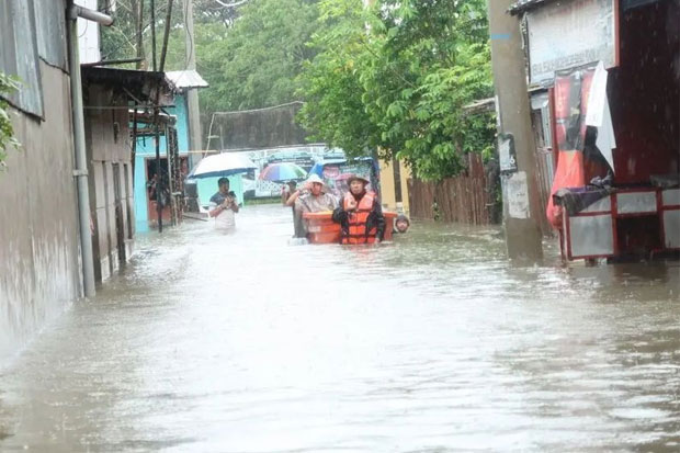 Gubernur Sulsel Instruksikan BPBD Turun Evakuasi Warga Terdampak Banjir