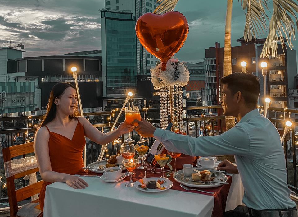 Valentine, Makan Malam Romantis di Swiss-Belinn Panakkukang Makassar