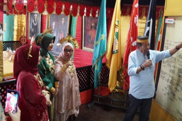 Sekda Kamsina Kenalkan Sejarah Gowa ke Tamu Asal Lampung