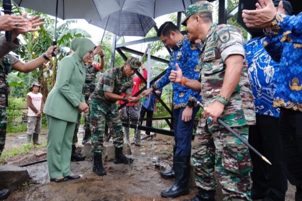 TNI AD Bantu Ketersediaan Air Bersih di Desa Nirannuang Gowa