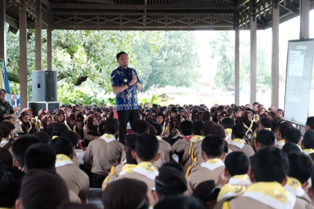 Bupati Adnan Motivasi Ratusan Anggota Pramuka