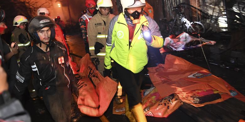 DVI Polri Terima 16 Kantong Jenazah Korban Kebakaran di Plumpang
