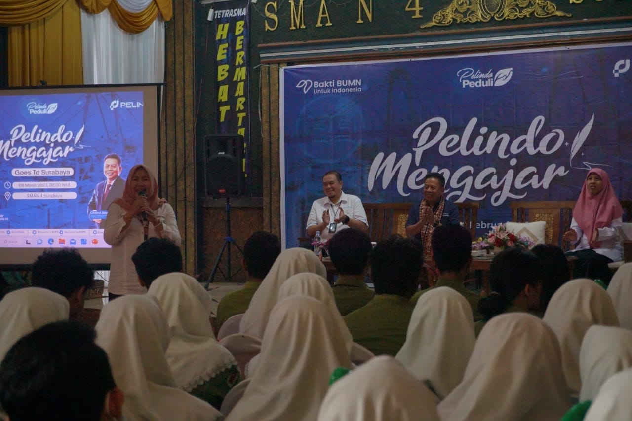 Pelindo Mengajar, Direktur Keuangan SPJM Kenalkan Pelindo dan BUMN ke Siswa