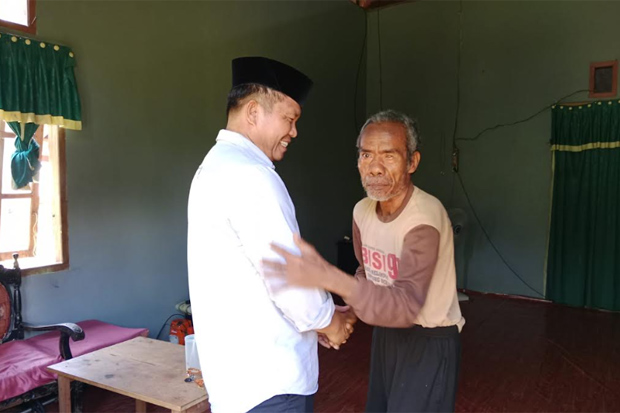 Jelang Ramadan, Ketua DPRD Luwu Timur Berbagi Sembako