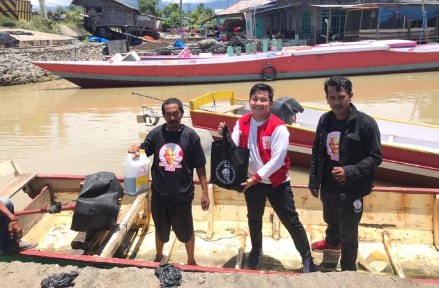 GMC Sulsel Bantu Nelayan Pencari Rumput Laut di Ponrang