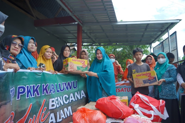 Pemkab Luwu dan PT Masmindo Bantu Korban Banjir Bandang