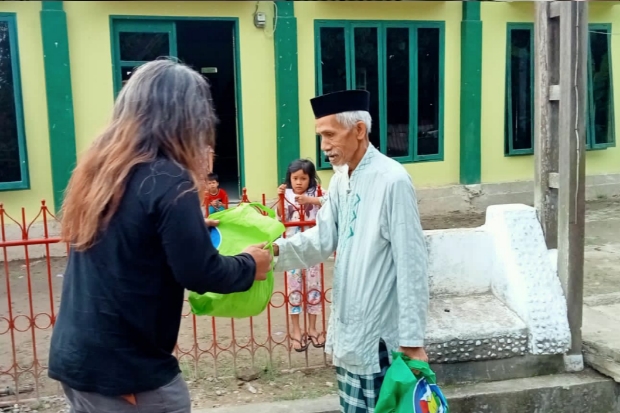 Tuntas Bersih-bersih 95 Masjid di Polman, Relawan PHS Bergerak ke Majene