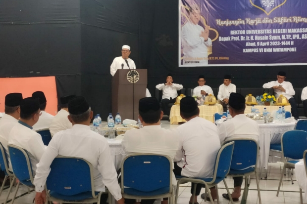 Prof Husain Syam Safari Ramadan di Kampus VI Kabupaten Bone