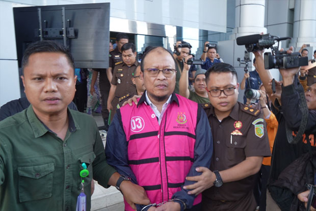 Ditetapkan Tersangka Dugaan Korupsi PDAM Makassar, Haris Yasin Limpo Ditahan