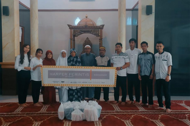 Harper Perintis Makassar Gelar Aksi Bersih-bersih Masjid