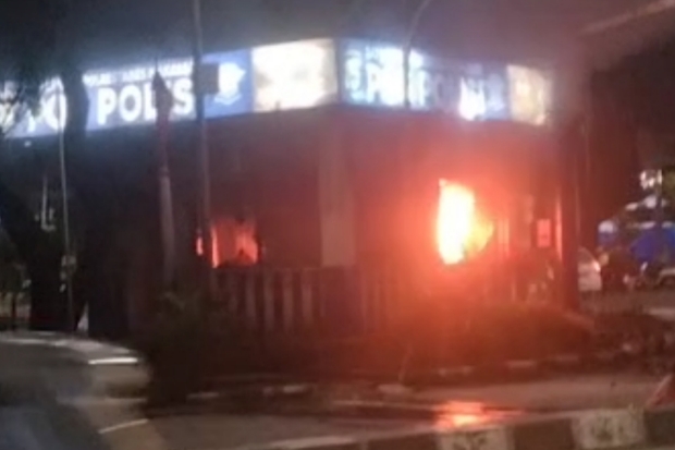 Mapolres Pelabuhan Diserang OTK, Satu Pos Polisi di Makassar Juga Dibakar