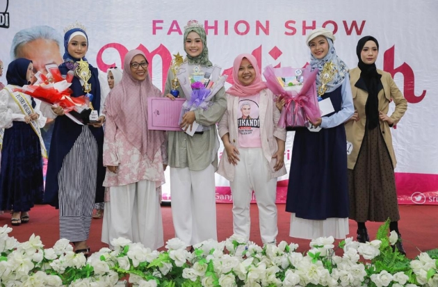 Puluhan Milenial Ikuti Fashion Show Busana Muslimah Srikandi Ganjar di Palopo