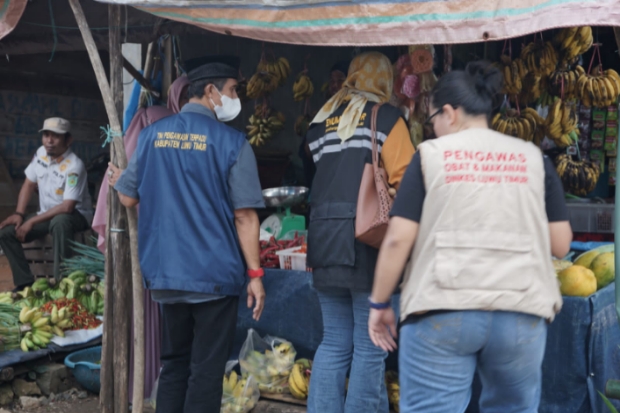 Tim Terpadu Temukan Pangan Kemasan Tanpa Izin Edar di Pasar Wowondula