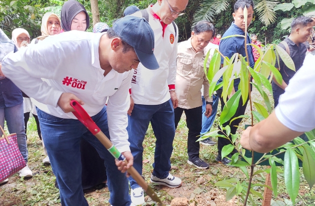 Hardiknas, Gubernur Sulsel Bakal Bagikan 1.000 Pohon ke Siswa