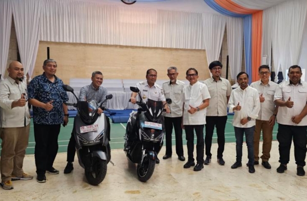 Manajemen Kalla Kars Silaturahmi & Uji Coba Motor Listrik Bareng Wali Kota Makassar