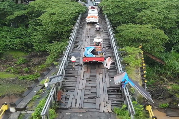 5 Tahun Rusak, DPRD Sulsel Panggil Pihak Terkait Bahas Jembatan Kayu di Manuju Gowa