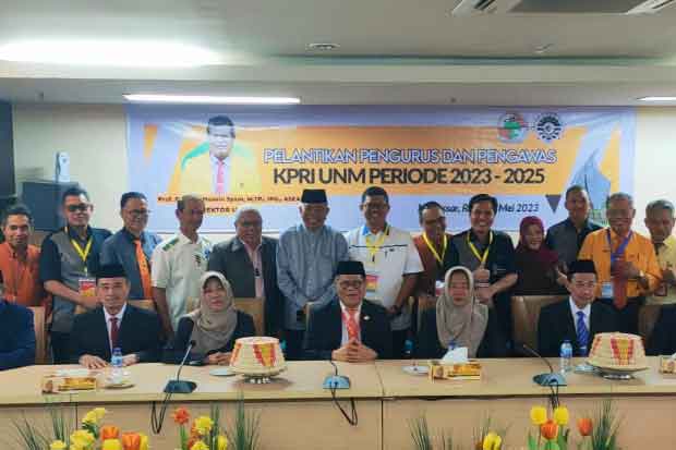 Rektor UNM Lantik Pengurus KPRI Periode 2023-2025