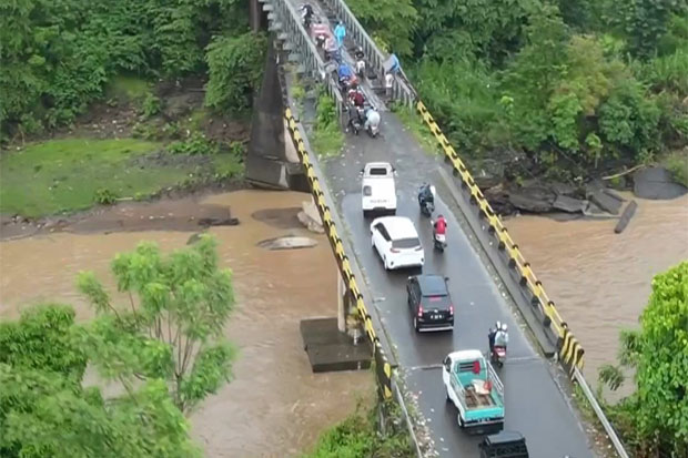 Agar Segera Diperbaiki, DPRD Sulsel Desak Aset Jembatan Rusak di Gowa Dialihkan ke Pemkab