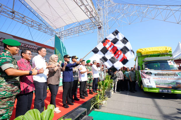 Pemprov Sulsel Salurkan 70 Truk Bantuan Program Mandiri Benih Tahap Ketiga