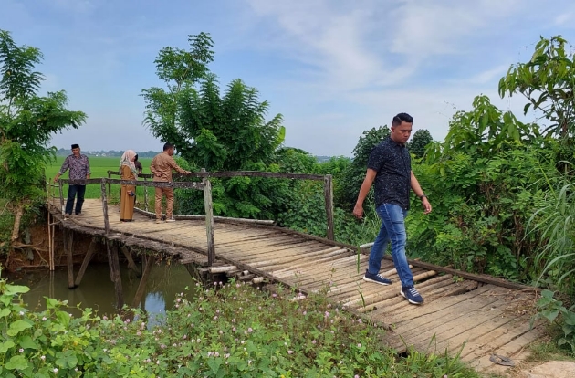 Nyaris Rusak, Wabup Maros Janji Benahi Jembatan Tani di Simbang