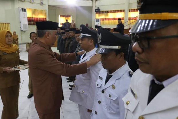 Lantik 27 Orang Pejabat Struktural, Ini Pesan Bupati Pinrang