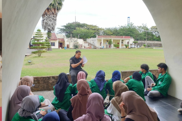 Mahasiswa UINAM Gelar Kuliah Lapangan, Belajar Menulis Hingga Eksplore Makassar