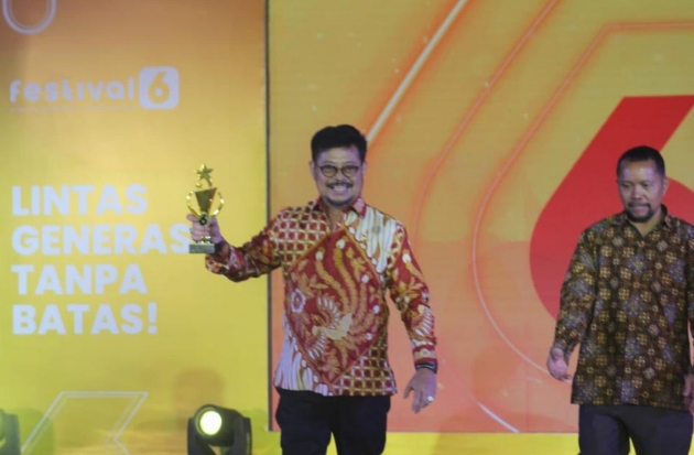 Mentan SYL Dianugerahi sebagai Tokoh Inspiratif Pembangunan Pertanian Indonesia