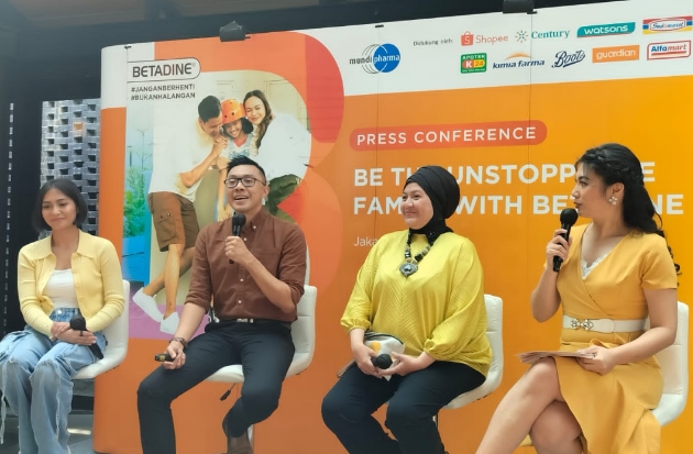 Betadine Mengajak Keluarga Indonesia Jadi Unstoppable Family