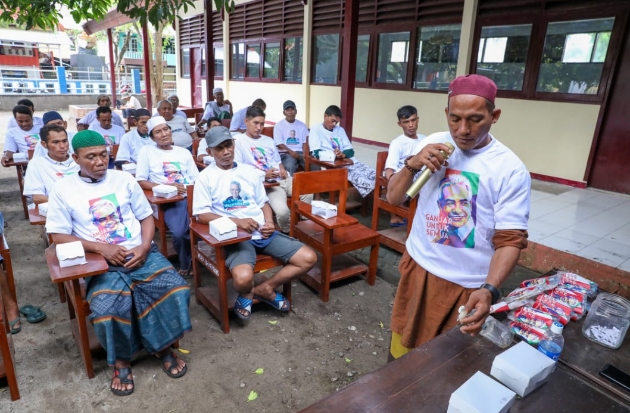 Nelayan Ganjar Edukasi Penggunaan Alat Tangkap Ikan Ramah Lingkungan di Makassar