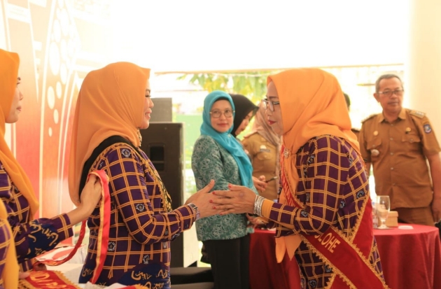 Lantik Bunda PAUD Kecamatan, Herfida Sebut Ibu Sebagai Madrasah Pertama Bagi Anak