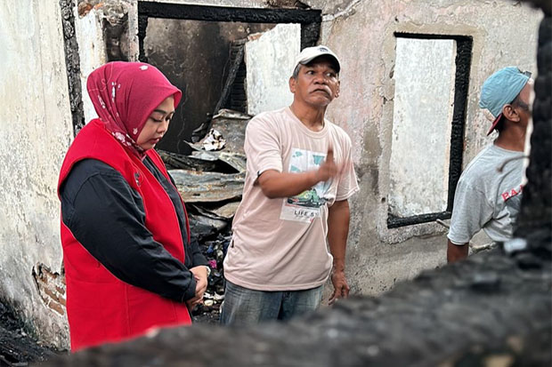 Andi Tenri Uji Bersama BMI Makassar ke Lokasi Kebakaran di Jalan Kakatua 3